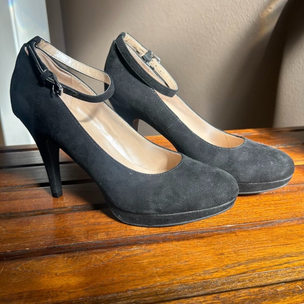 UNISA Black Suede Platform Pumps w/ Ankle Strap - Never Worn - 6M
